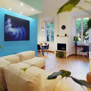 https://la-casa-romana-rome.it-romehotels.com